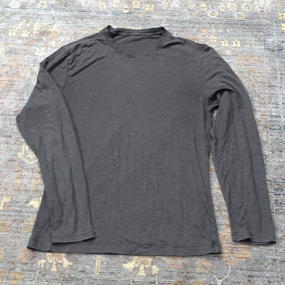 Lululemon Tee